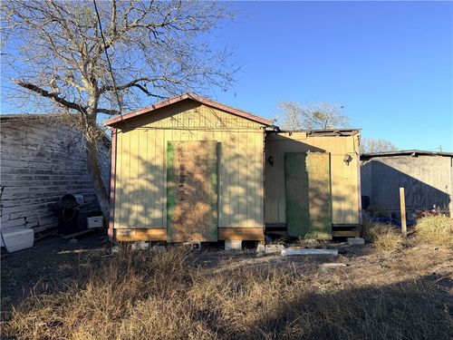 200 W 4th St, Bishop, TX, 78343-2136 | Card Image