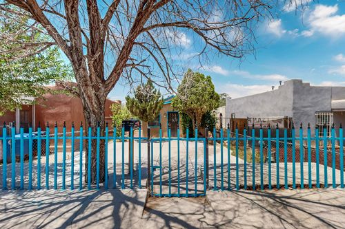 813 Broadway Blvd Se, Albuquerque, NM, 87102-4209 | Card Image
