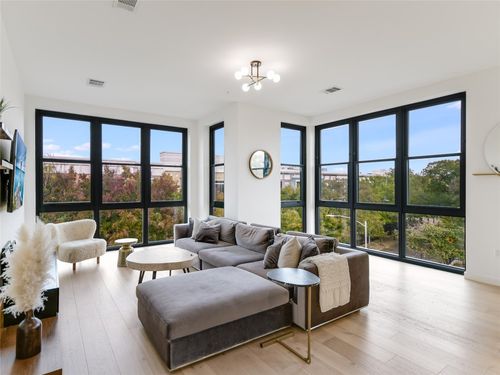 apt-308-800 Embassy Dr, Austin, TX, 78702-2731 | Card Image