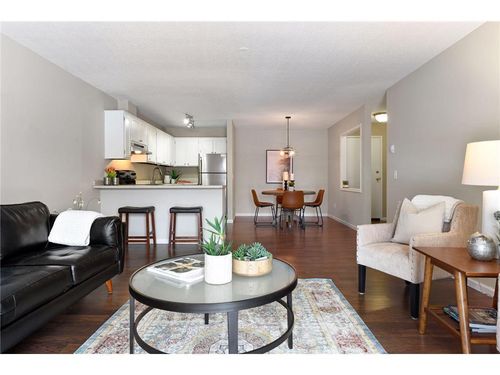 apt-109-10211 Cedar Lake Rd, Minnetonka, MN, 55305-3243 | Card Image