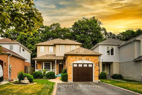 96 Copeman Cres, Barrie, ON, L4N8B3 | Card Image