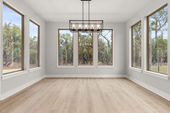 Casual Dining off of Kitchen | Image 15