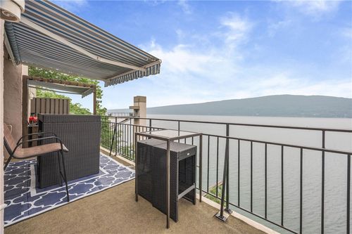 11 Cliffside Dr, Canandaigua, NY, 14424-8801 | Card Image