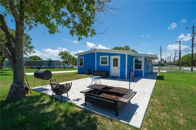 1403 Mccampbell St, House other with 3 bedrooms, 2 bathrooms and 5 parking in Aransas Pass TX | Image 28