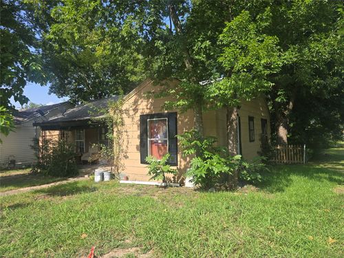 1303 Wesley St, Greenville, TX, 75401-2729 | Card Image