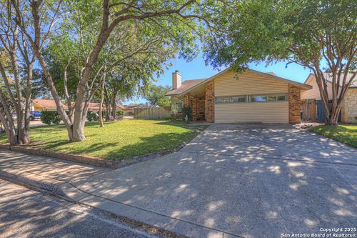 9302 Valley Bnd, San Antonio, TX, 78250-3950 | Card Image