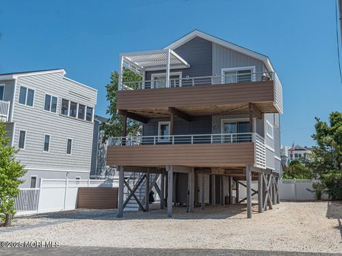 105 E Indiana Ave, LONG BEACH TOWNSHIP, NJ, 08008-2804 | Card Image