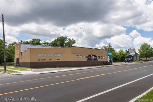 700 Auburn Ave, Pontiac, MI, 48342-3372 | Card Image