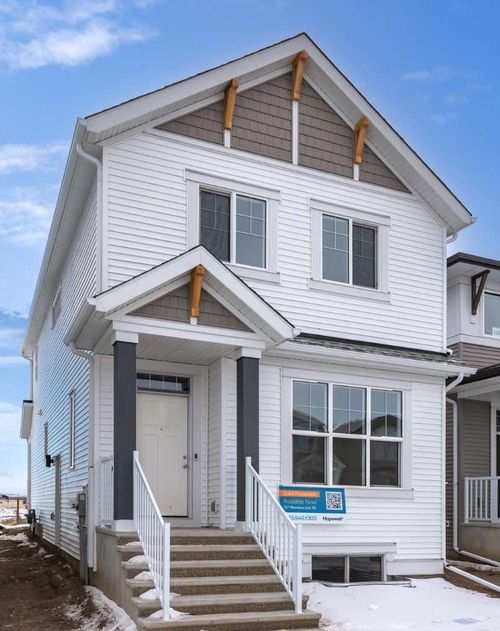 127 Montane Link Se, High River, AB, T1V0K8 | Card Image