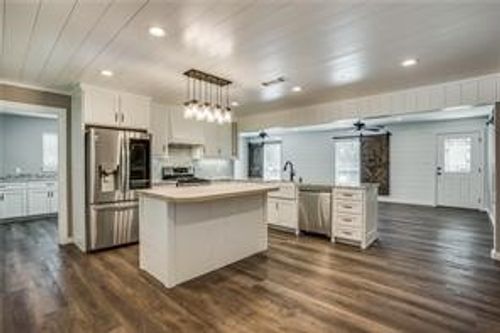 615 N Lamar St, Tioga, TX, 76271-2595 | Card Image