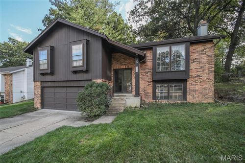 648 Running Creek Dr, Ballwin, MO, 63021-6230 | Card Image