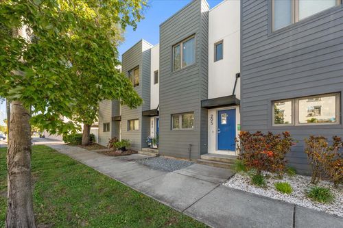295 7th Street S, ST PETERSBURG, FL, 33701 | Card Image