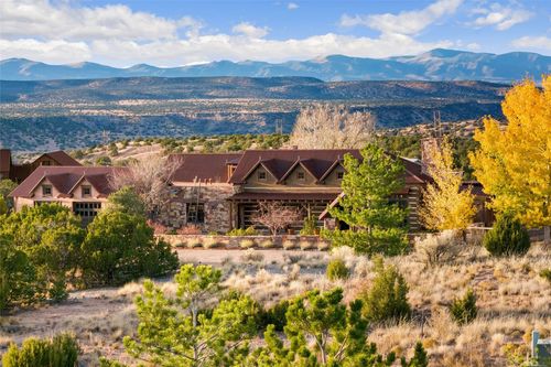 12 Via Estancia, Santa Fe, NM, 87506-1236 | Card Image