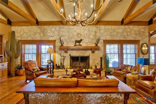 521 Bluff Creek Rd, Home with 3 bedrooms, 4 bathrooms and null parking in Center Point TX | Image 17