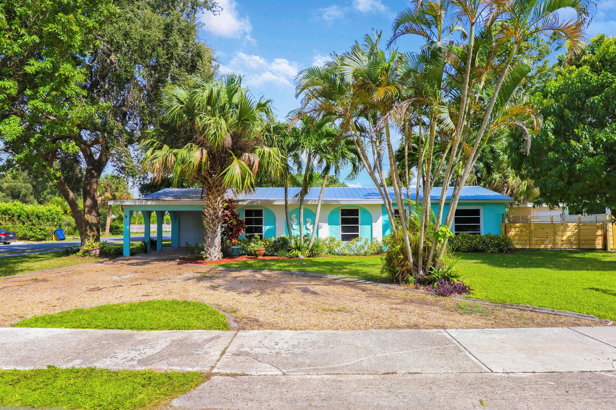 1301 Se Pathfinder Avenue, For Sale in Stuart Zoocasa