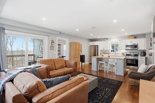 1-101 Summit Ave, Winthrop, MA, 02152-1063 | Card Image