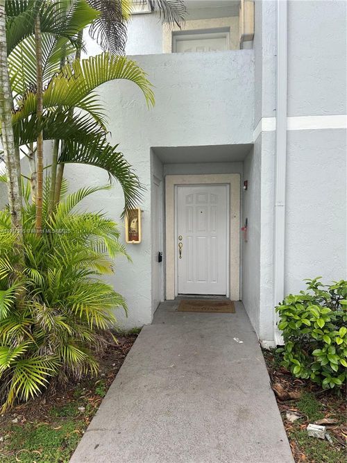 apt-111-8600 Sw 212th St, Cutler Bay, FL, 33189-3336 | Card Image