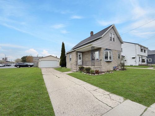 709 Wilson Street, LITTLE CHUTE, WI, 54140 | Card Image
