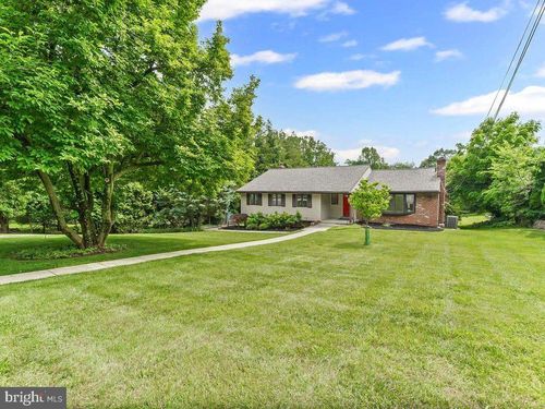 2924 Dogwood Ln, BROOMALL, PA, 19008-1017 | Card Image