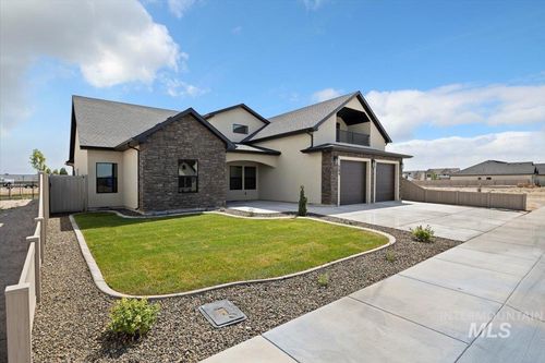 584 Canyon Falls Dr, Twin Falls, ID, 83301-3033 | Card Image
