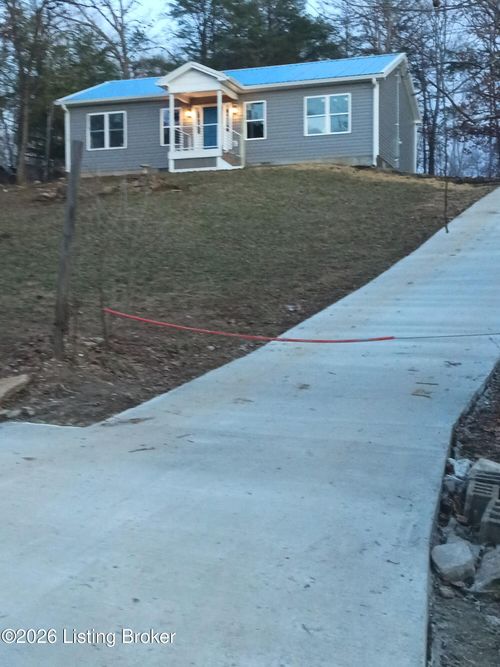 313 Pine Valley Dr, Shepherdsville, KY, 40165-5511 | Card Image