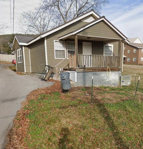 11371 Valley St, Soddy Daisy, TN, 37379-6754 | Card Image