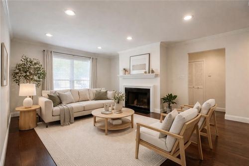 138 Woodmere Sq Nw, Atlanta, GA, 30327-4035 | Card Image