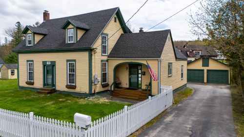 7 Pleasant St, Lancaster, NH, 03584-3342 | Card Image