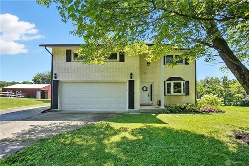 1736 Winchester Rd, Xenia, OH, 45385-7632 | Card Image