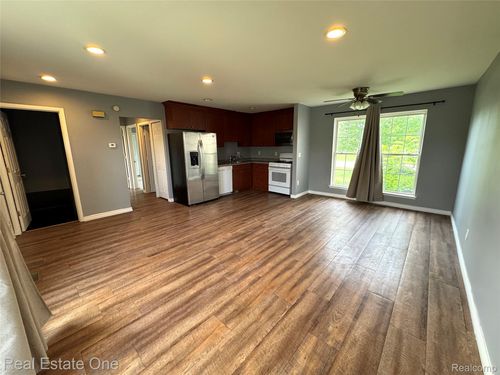35451 Townley Dr, Sterling Heights, MI, 48312-3652 | Card Image