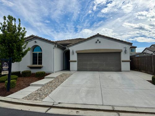 937 Lindsay, Clovis, CA, 93619 | Card Image