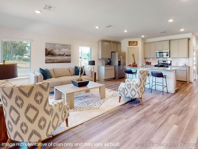505 S 85th Street, House other with 5 bedrooms, 3 bathrooms and null parking in Broken Arrow OK | Image 4