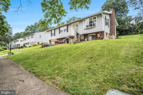 3212 Trinity Rd, HARRISBURG, PA, 17109-1031 | Card Image