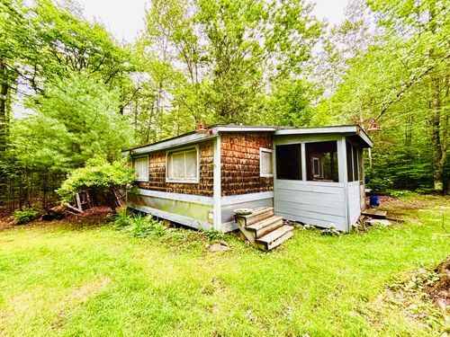 699 Charleston Road, Dexter, ME, 04930 | Card Image