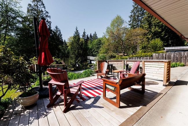 1632 Ymca Road, House other with 3 bedrooms, 1 bathrooms and 3 parking in Gibsons BC | Image 33