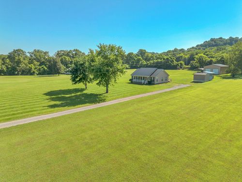 3729 Jimmy Gray Robinson Rd, Williamsport, TN, 38487-2031 | Card Image