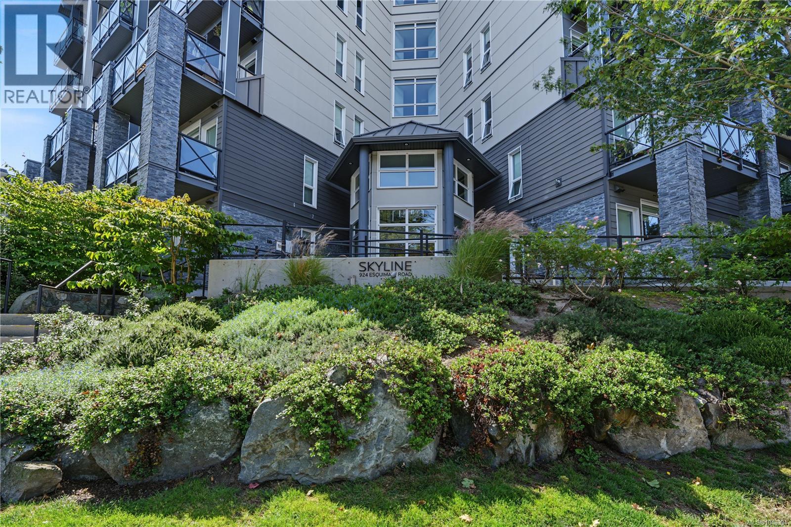 Residential in Esquimalt