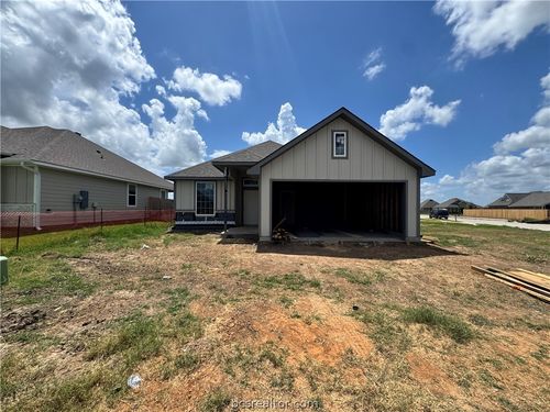 1527 Birdie Ct, Navasota, TX, 77868-1709 | Card Image