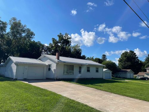 210 Union St, Fayette, IA, 52142-9185 | Card Image