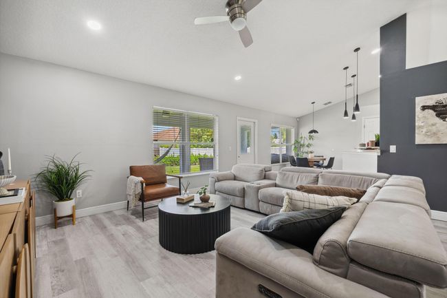249 Sw Aubudon Ave, House other with 4 bedrooms, 2 bathrooms and null parking in Port St. Lucie FL | Image 9