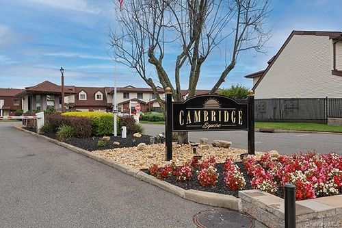 43 Cambridge Drive W, Babylon, NY, 11726 | Card Image