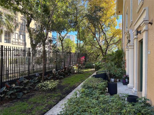 1802-2981 Ne 185th St, Aventura, FL, 33180-2905 | Card Image