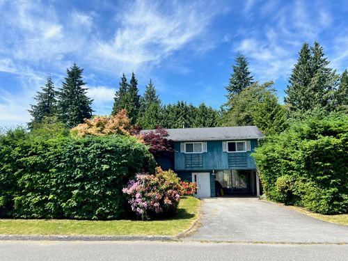 7165 115 St, Delta, BC, V4E1X8 | Card Image
