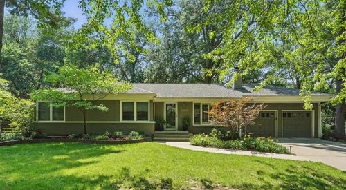8604 Sagamore Rd, Leawood, KS, 66206-1549 | Card Image