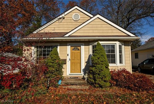 639 Chester Ave, Akron, OH, 44314-3105 | Card Image