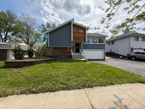 3307 Fountainbleau Dr, Hazel Crest, IL, 60429-2211 | Card Image