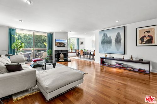 102-851 N Kings Rd, West Hollywood, CA, 90069-5930 | Card Image