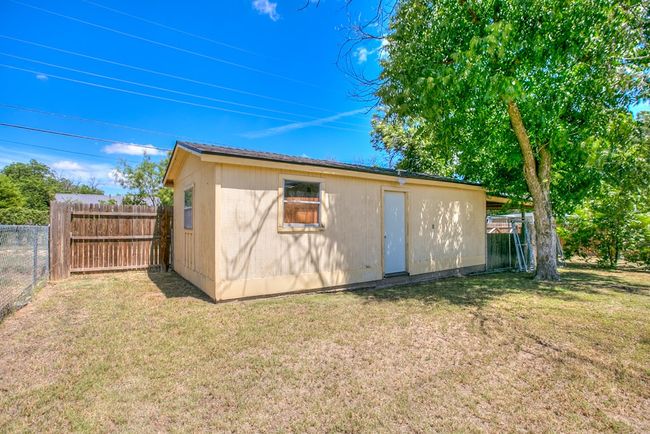 202 Sharp Ave, House other with 3 bedrooms, 2 bathrooms and 1 parking in Ballinger TX | Image 28