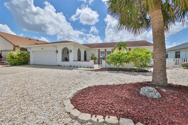 908 Chipaway Drive, House other with 3 bedrooms, 2 bathrooms and null parking in Apollo Beach FL | Image 3