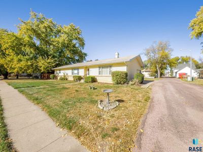 206 Hemlock St, House other with 2 bedrooms, 1 bathrooms and null parking in Beresford SD | Image 3